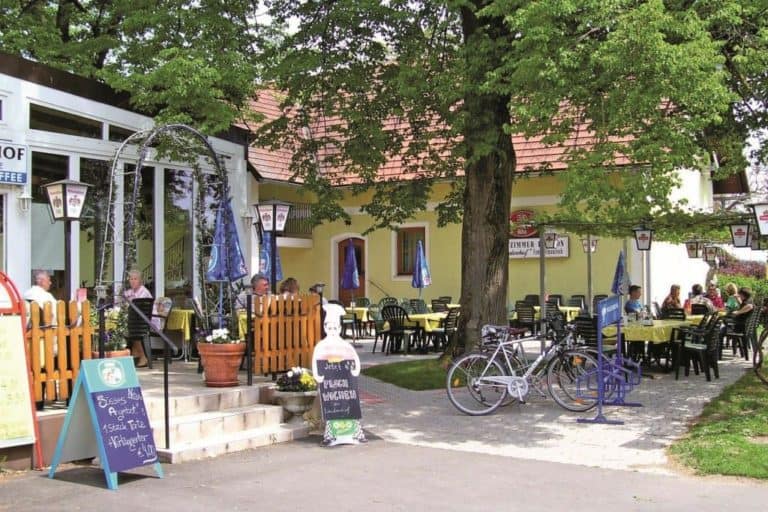 Lindenhof Terrasse