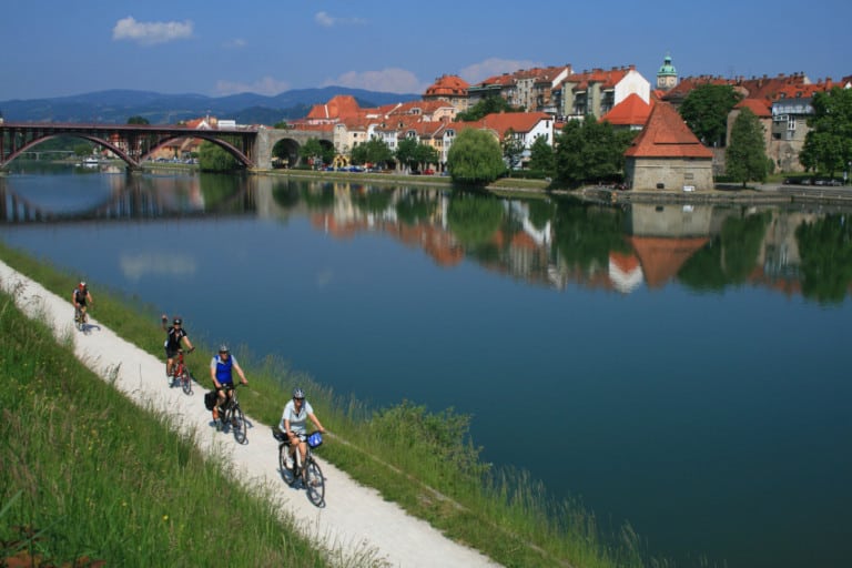 Radfahren am Mur-Radweg