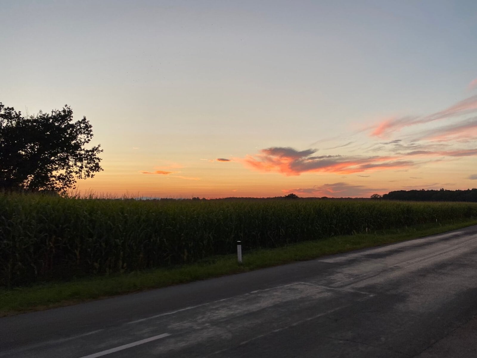 Sonnenuntergang über der toskanischen Landschaft bei Hotel Toscanina.